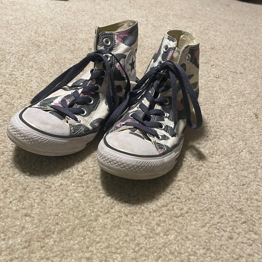vintage leopard converse
